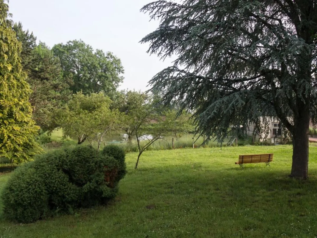 Holiday home Gite Familial En Auvergne Avec Jardin, Ping-Pong, Proche Stations Thermales, Animaux Acceptes - Fr-1-489-127 Mazirat