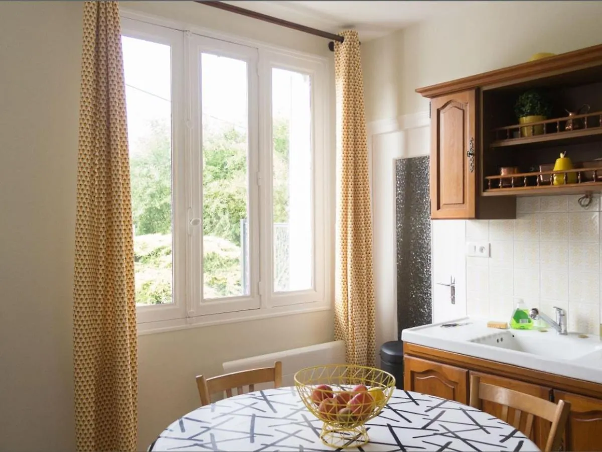 Holiday home Gite Familial En Auvergne Avec Jardin, Ping-Pong, Proche Stations Thermales, Animaux Acceptes - Fr-1-489-127 Mazirat