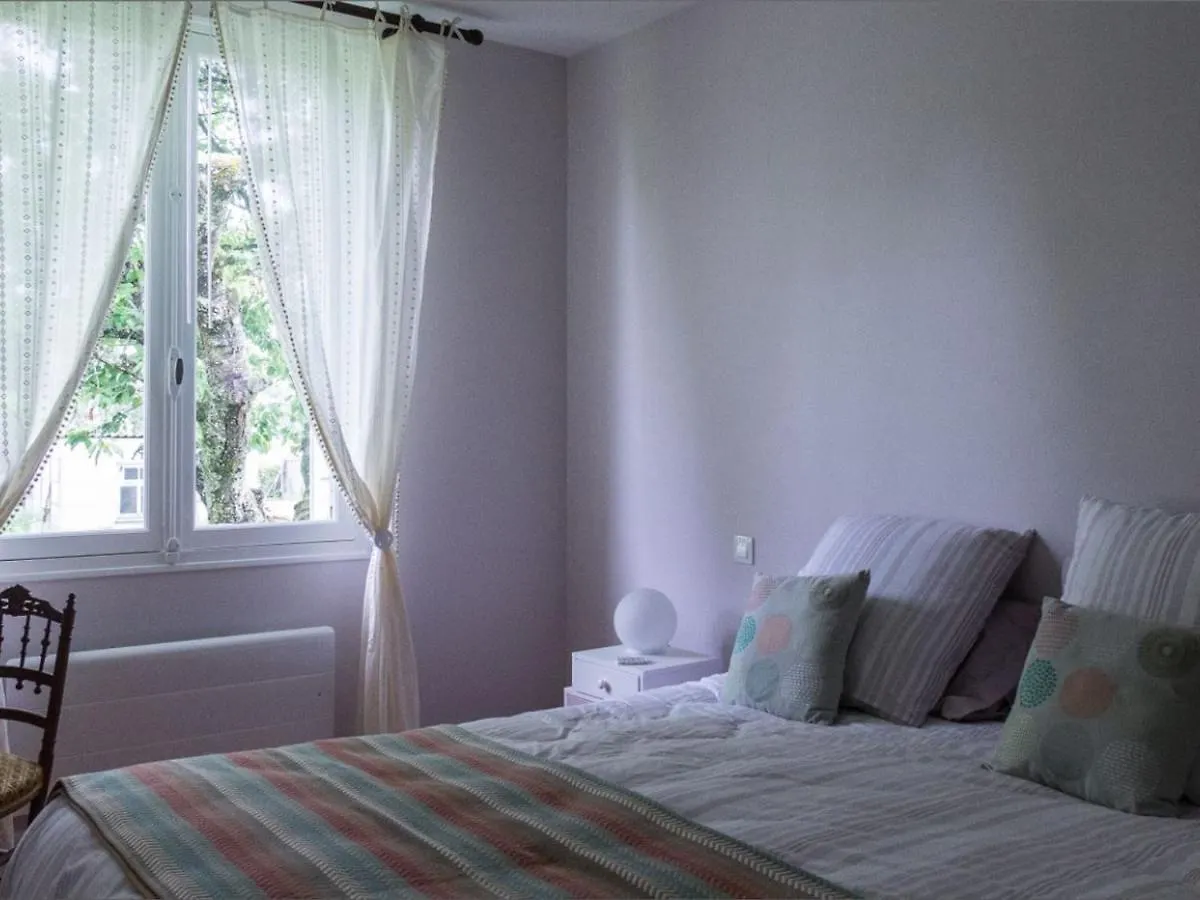 Gite Familial En Auvergne Avec Jardin, Ping-Pong, Proche Stations Thermales, Animaux Acceptes - Fr-1-489-127 Mazirat