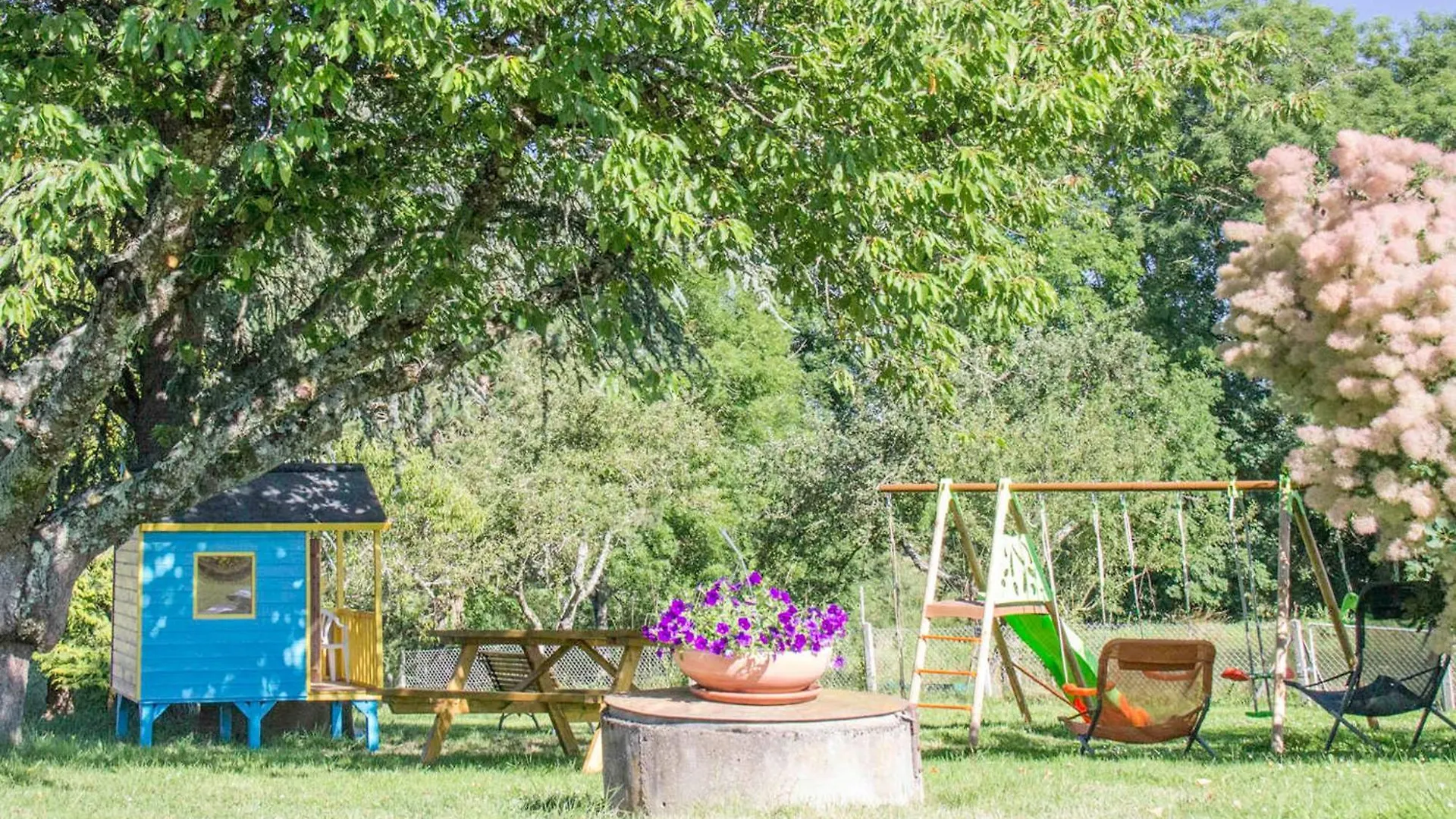 Holiday home Gite Familial En Auvergne Avec Jardin, Ping-Pong, Proche Stations Thermales, Animaux Acceptes - Fr-1-489-127 Mazirat
